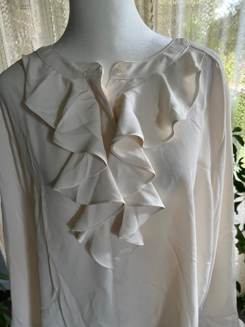 NWOT Loft ruffle neck ivory poet blouse - Picture 4 of 7